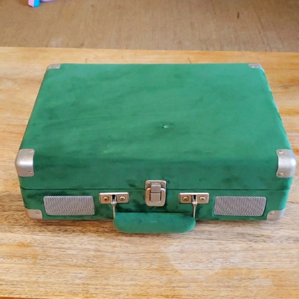 Crosley Velvet Cruiser record player